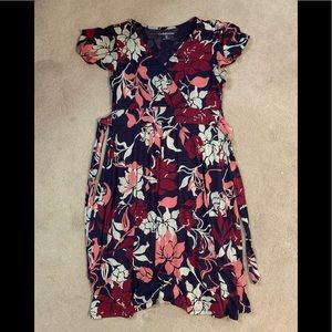 Croft & Barrow Dress with ties around waist.